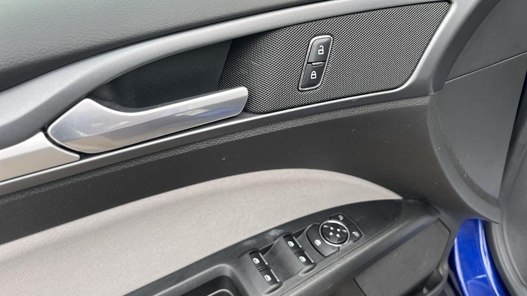Thumbnail: 2016 Ford Fusion - 33