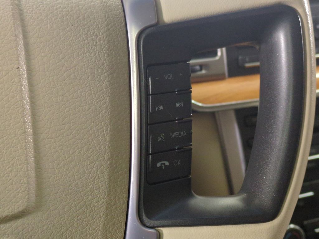 2011 Lincoln MKZ Base 31