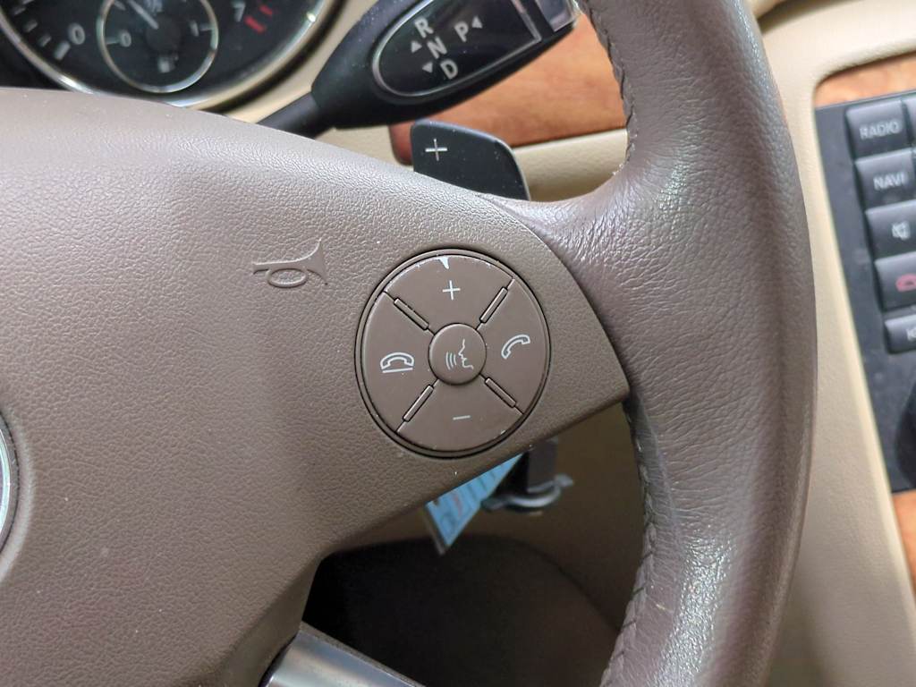 Thumbnail: 2009 Mercedes-Benz R-Class - 31