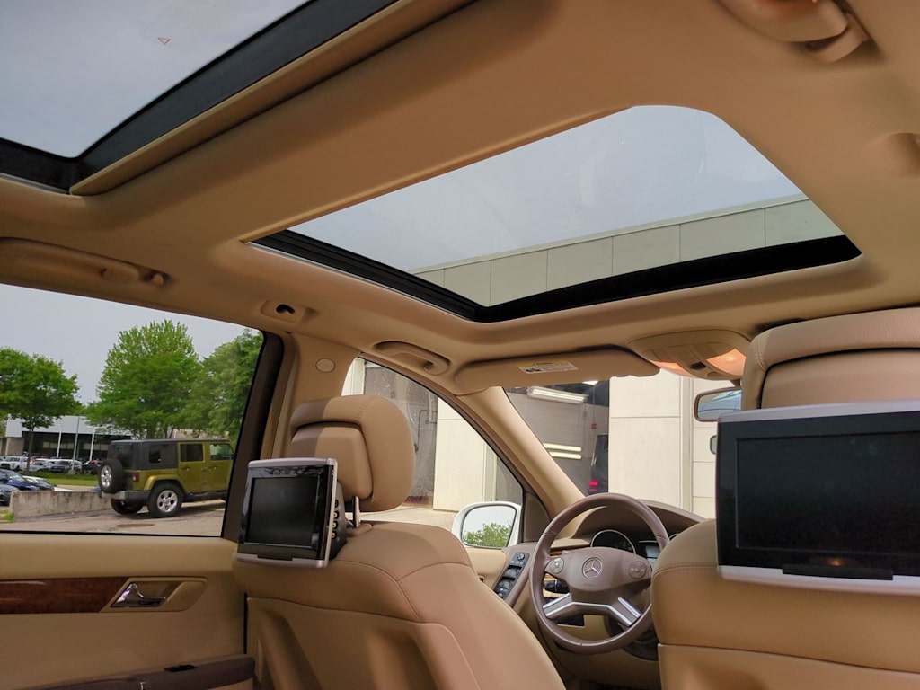 Thumbnail: 2009 Mercedes-Benz R-Class - 28