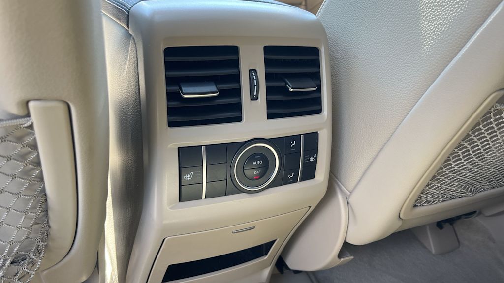 Thumbnail: 2012 Mercedes-Benz M-Class - 43