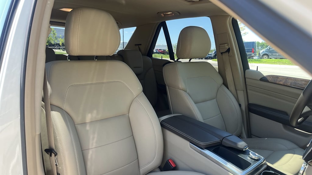 Thumbnail: 2012 Mercedes-Benz M-Class - 44