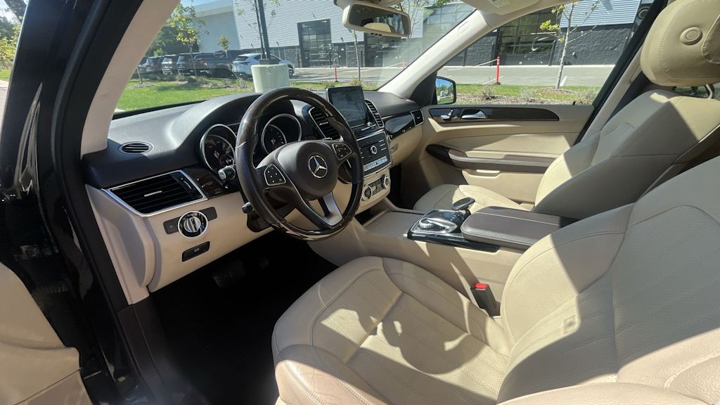 Thumbnail: 2016 Mercedes-Benz GLE - 9