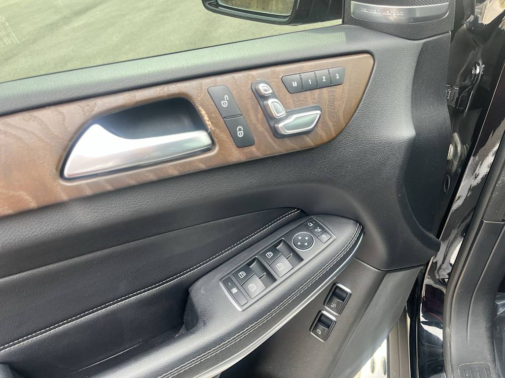 Thumbnail: 2017 Mercedes-Benz GLS - 34