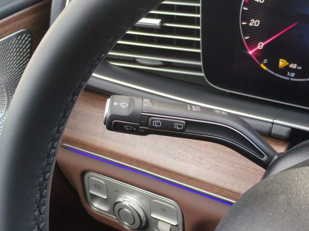 Thumbnail: 2025 Mercedes-Benz GLE - 33