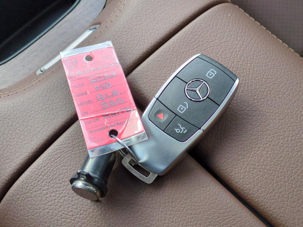 Thumbnail: 2025 Mercedes-Benz GLE - 19