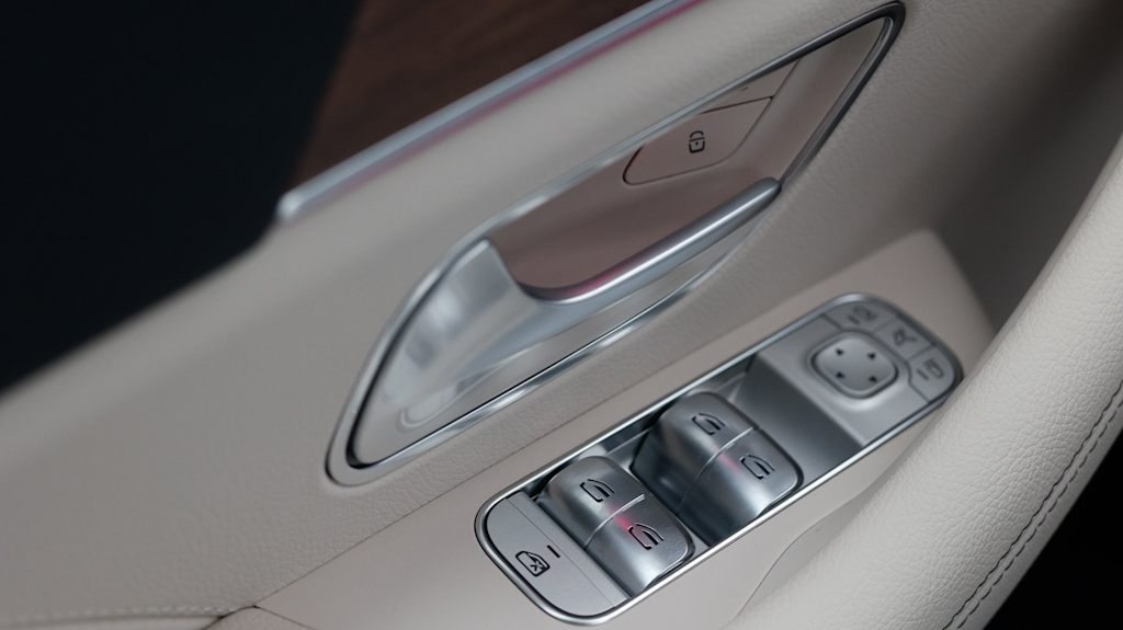 Thumbnail: 2025 Mercedes-Benz GLE - 36