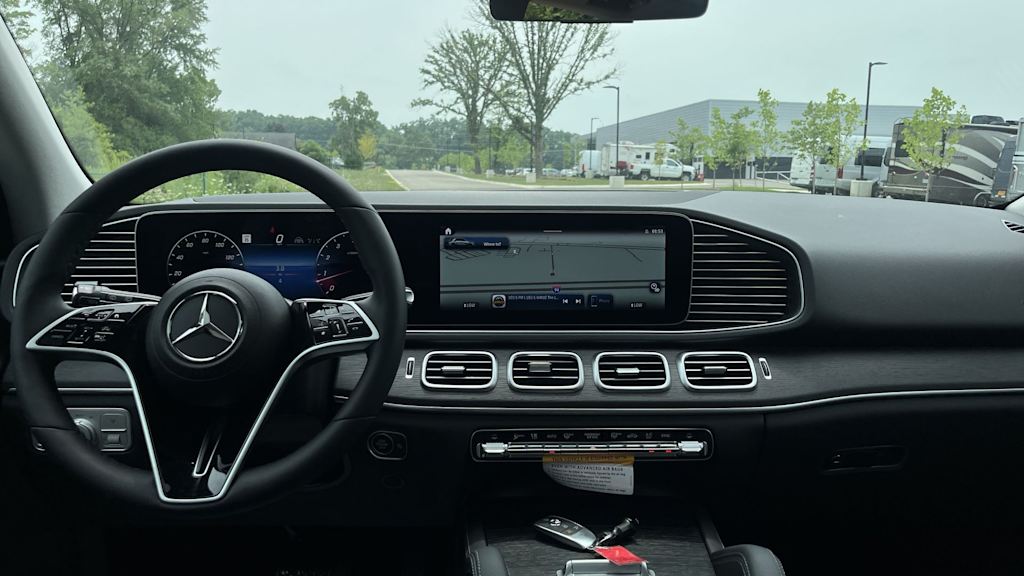 Thumbnail: 2026 Mercedes-Benz GLE - 10