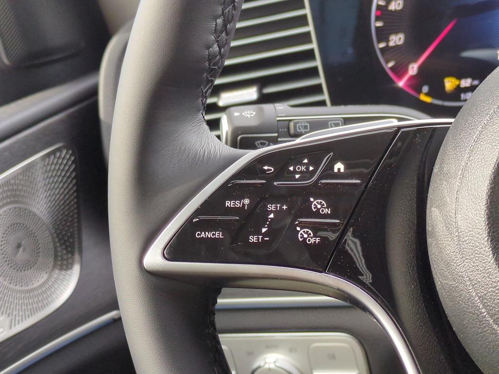 Thumbnail: 2025 Mercedes-Benz GLE - 30