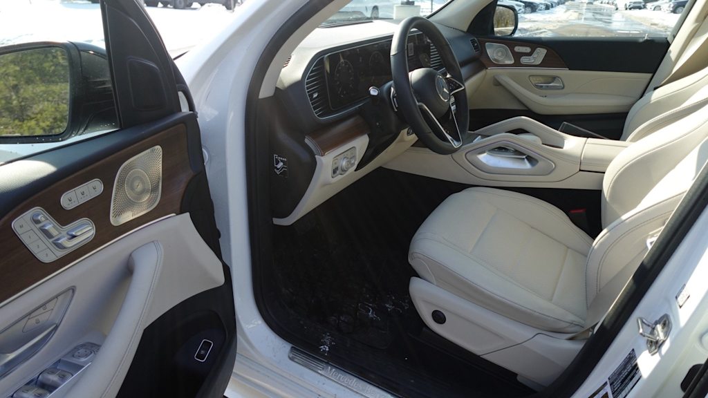 Thumbnail: 2026 Mercedes-Benz GLE - 10