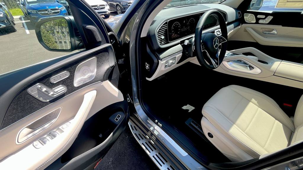 Thumbnail: 2026 Mercedes-Benz GLE - 2