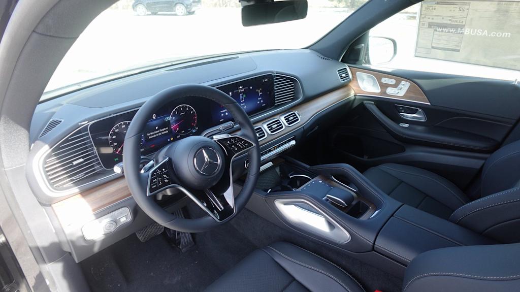 Thumbnail: 2026 Mercedes-Benz GLE - 2