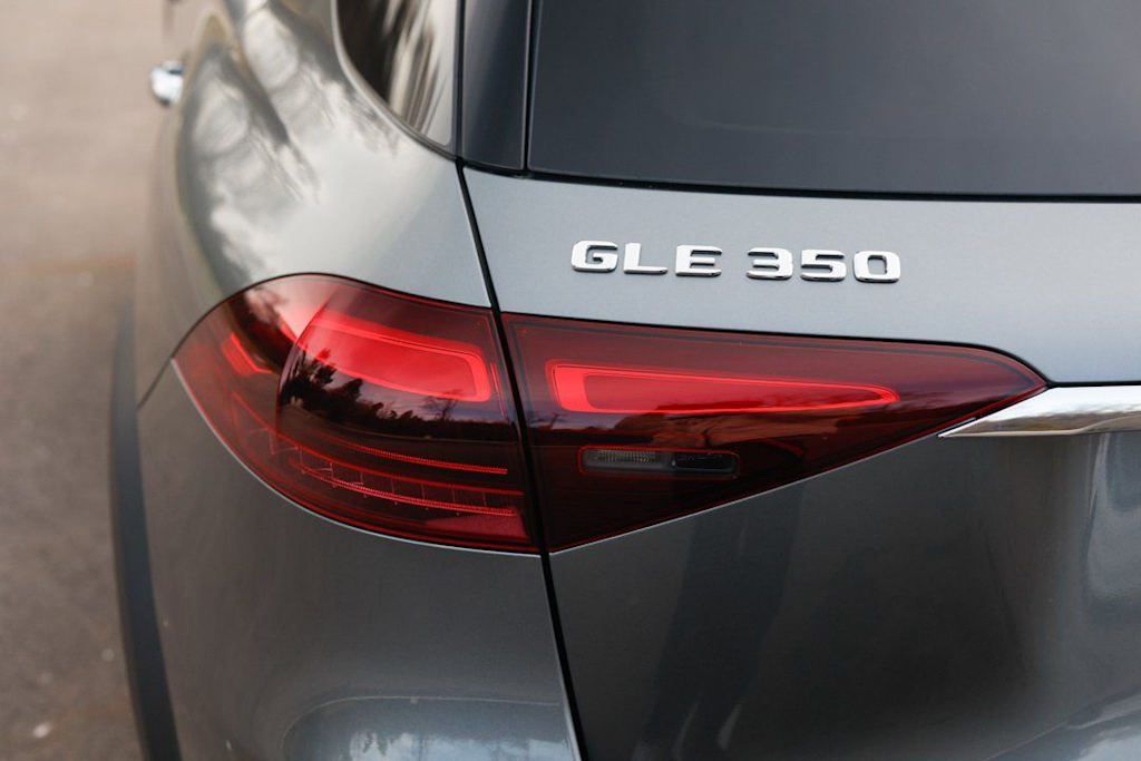Thumbnail: 2026 Mercedes-Benz GLE - 30