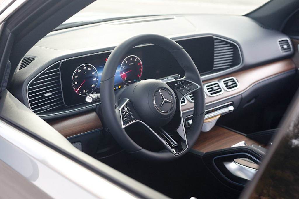 Thumbnail: 2026 Mercedes-Benz GLE - 2