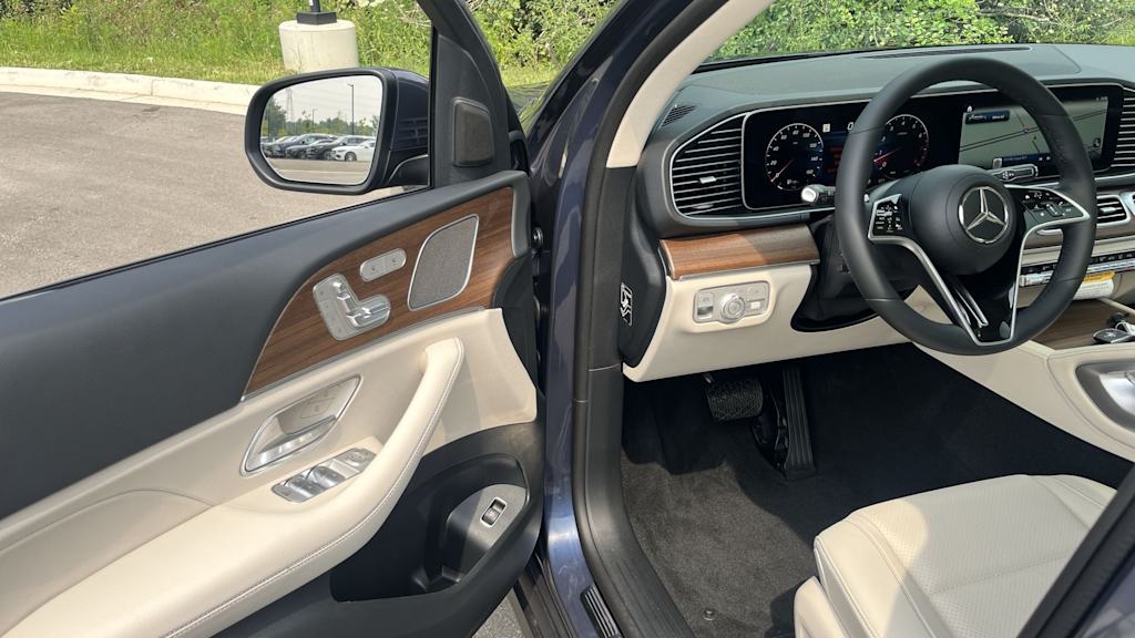 Thumbnail: 2026 Mercedes-Benz GLE - 10