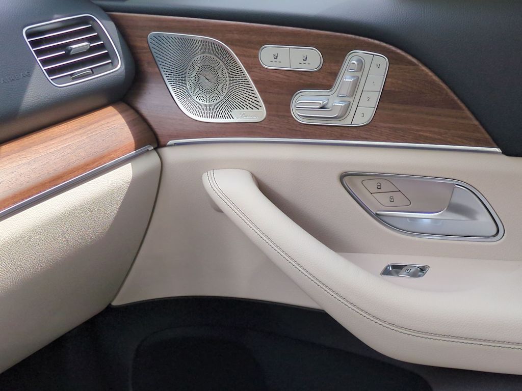 Thumbnail: 2026 Mercedes-Benz GLE - 39