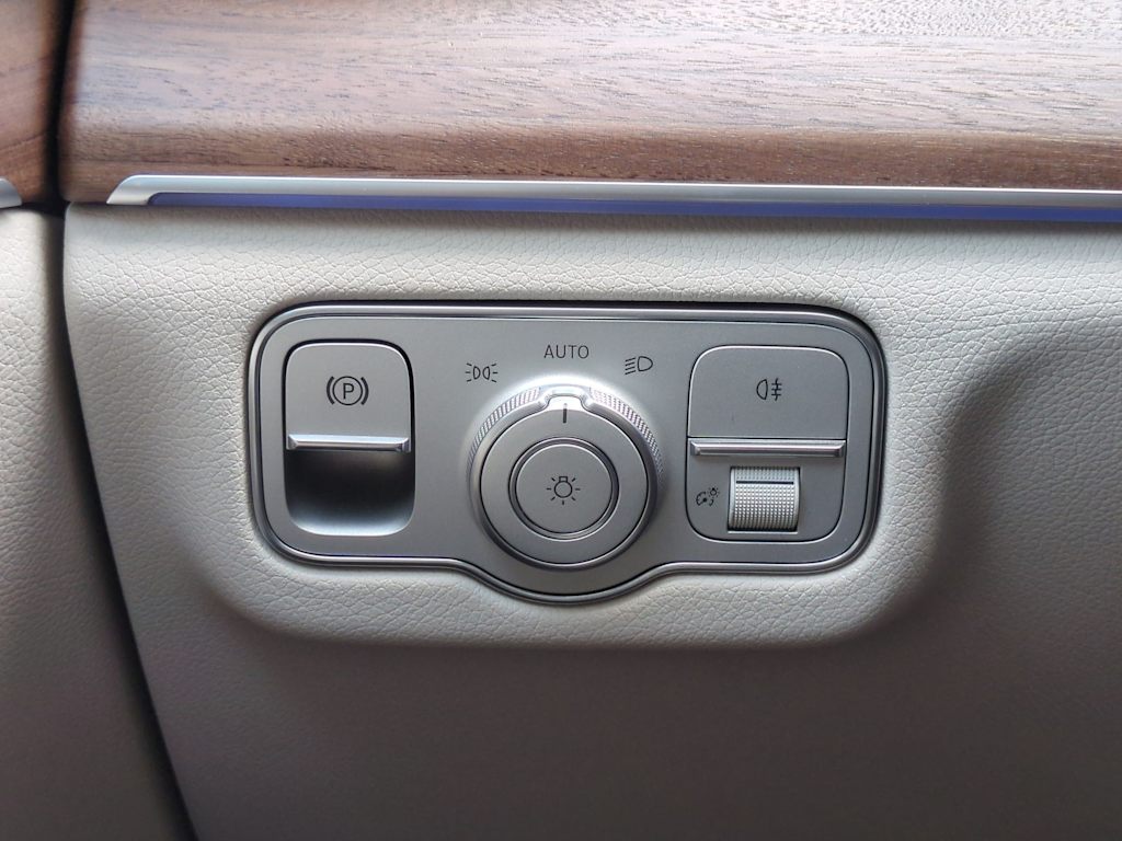 Thumbnail: 2026 Mercedes-Benz GLE - 34