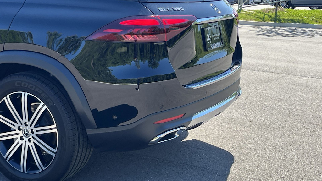 Thumbnail: 2026 Mercedes-Benz GLE - 52