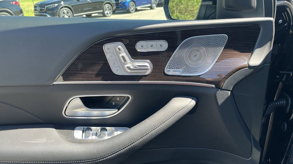 Thumbnail: 2026 Mercedes-Benz GLE - 33