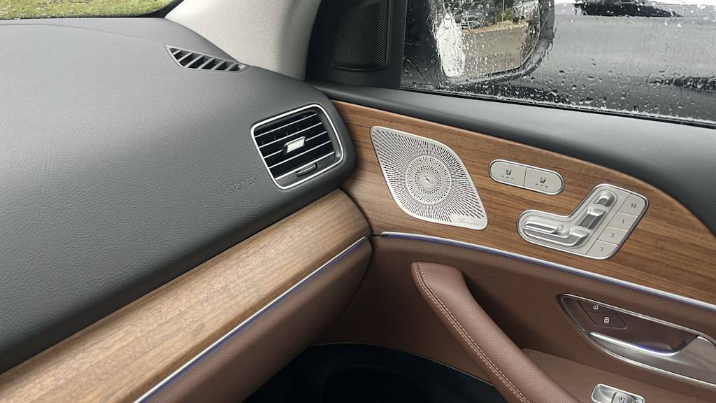 Thumbnail: 2026 Mercedes-Benz GLE - 44