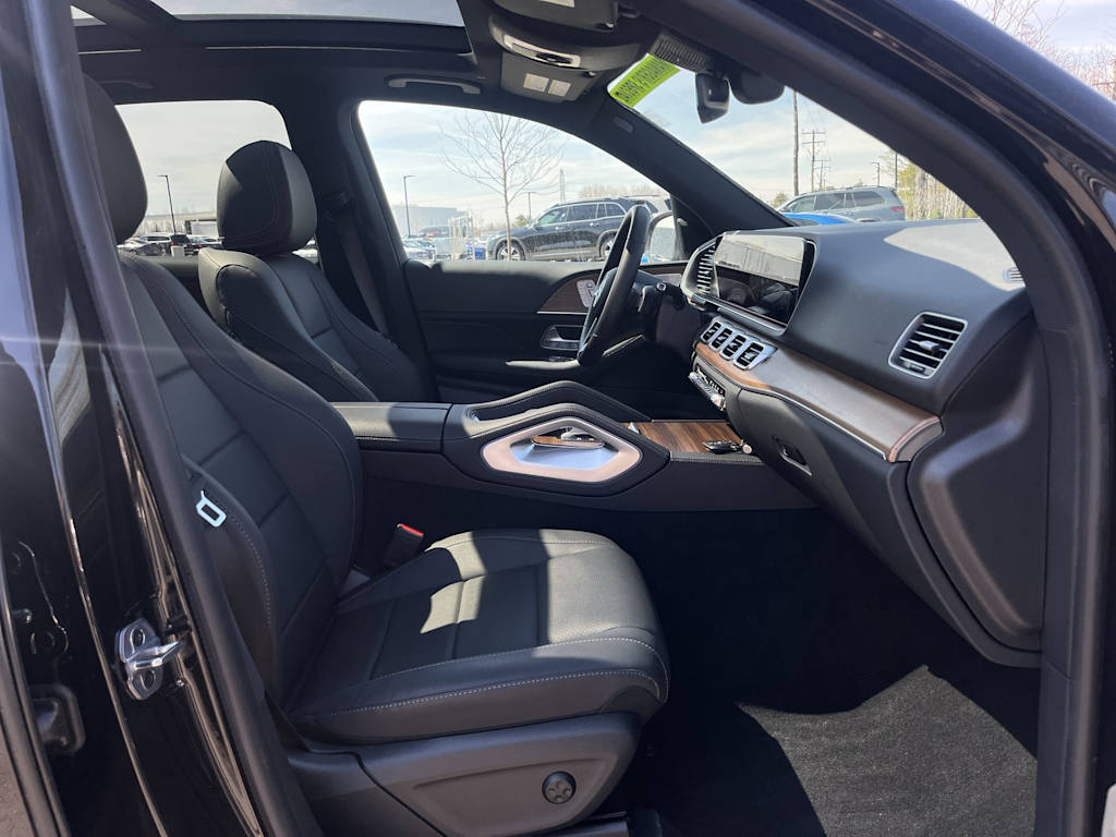 Thumbnail: 2026 Mercedes-Benz GLE - 12