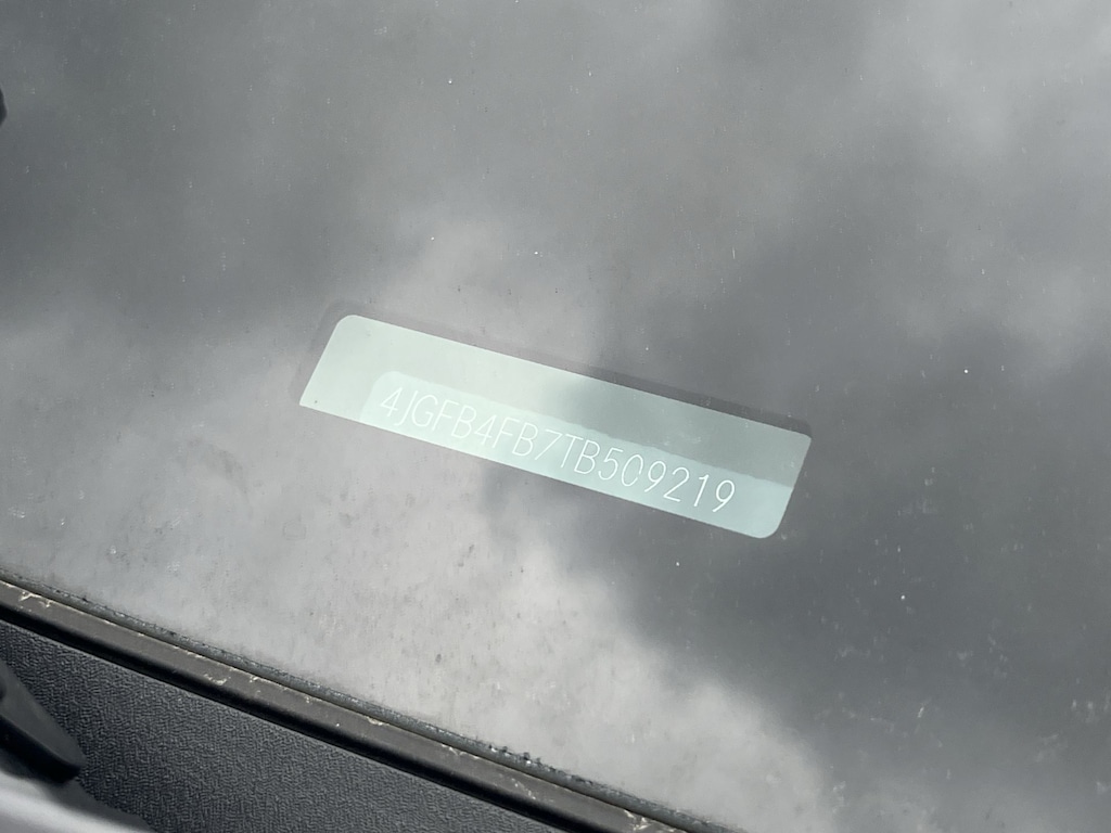 Thumbnail: 2026 Mercedes-Benz GLE - 18