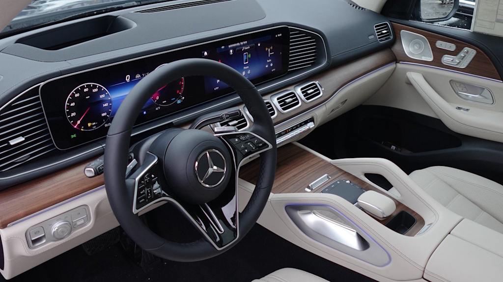 Thumbnail: 2026 Mercedes-Benz GLE - 2