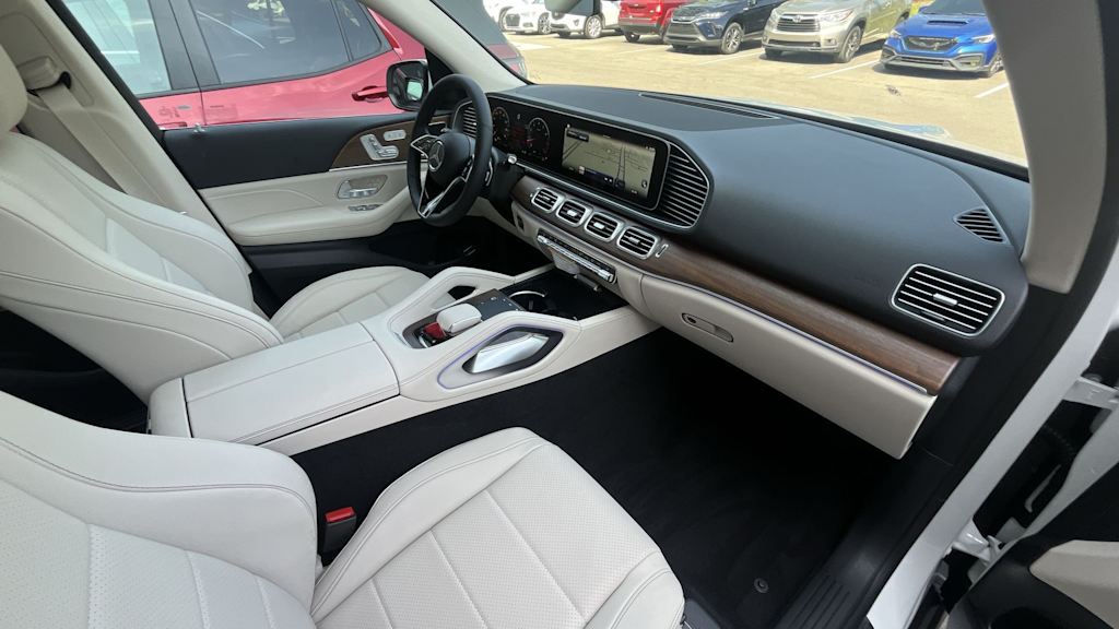 Thumbnail: 2026 Mercedes-Benz GLE - 2
