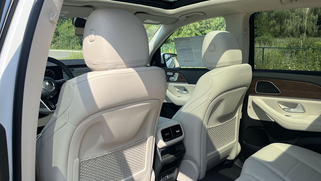 Thumbnail: 2026 Mercedes-Benz GLE - 36