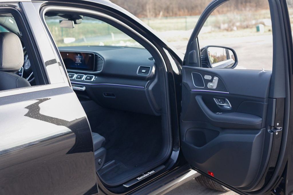 Thumbnail: 2026 Mercedes-Benz GLE - 28