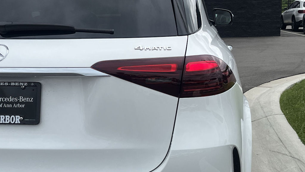 Thumbnail: 2026 Mercedes-Benz GLE - 30