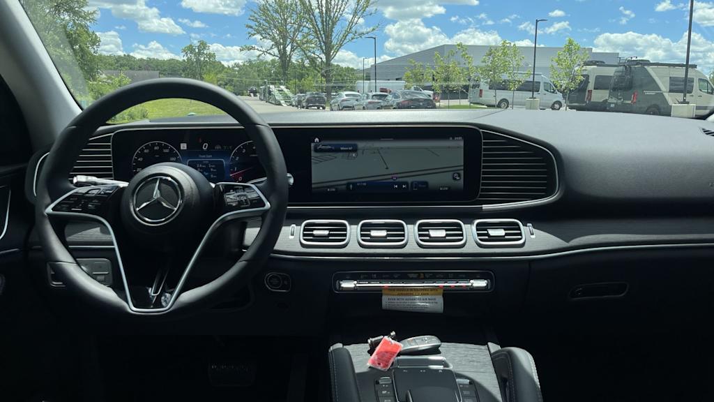 Thumbnail: 2026 Mercedes-Benz GLE - 10