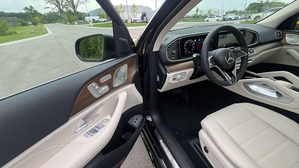 Thumbnail: 2026 Mercedes-Benz GLE - 2