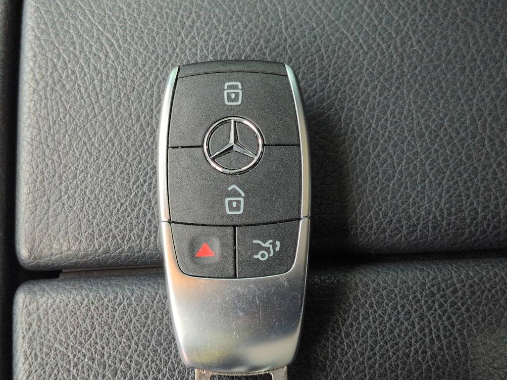 Thumbnail: 2023 Mercedes-Benz GLE - 32