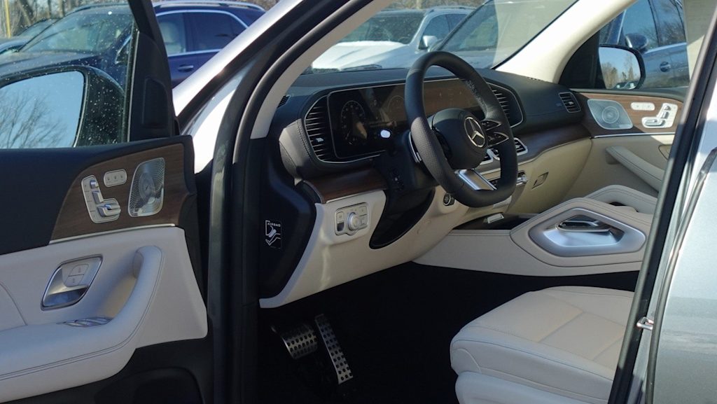 Thumbnail: 2026 Mercedes-Benz GLS - 2