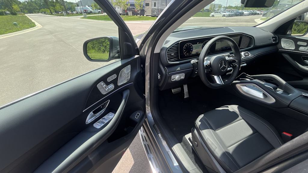 Thumbnail: 2026 Mercedes-Benz GLS - 2