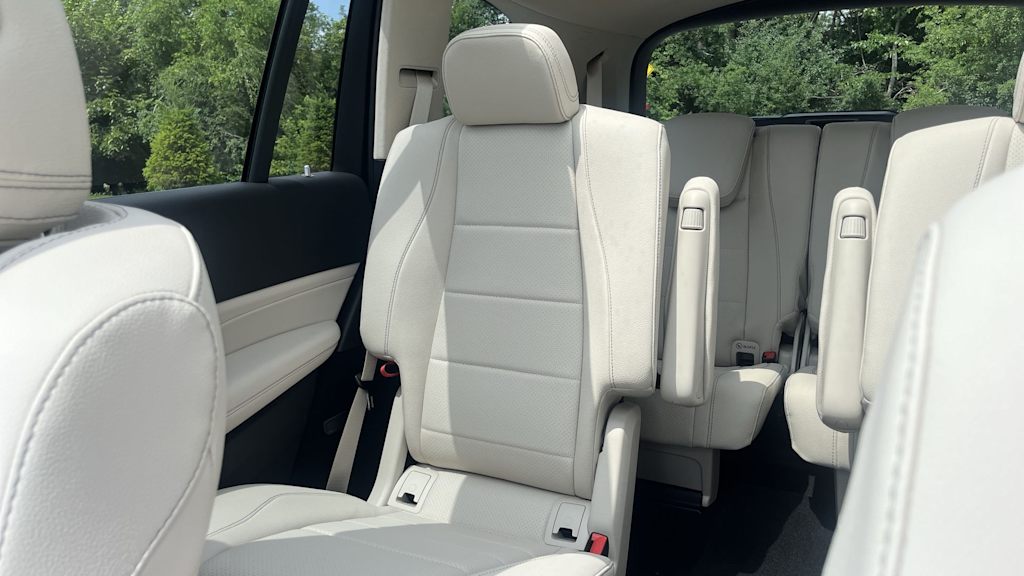 Thumbnail: 2026 Mercedes-Benz GLS - 39