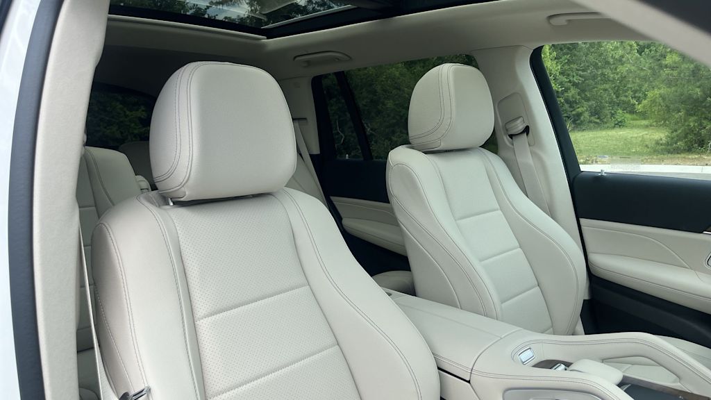 Thumbnail: 2026 Mercedes-Benz GLS - 44