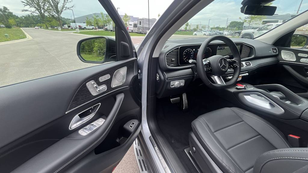Thumbnail: 2026 Mercedes-Benz GLS - 2