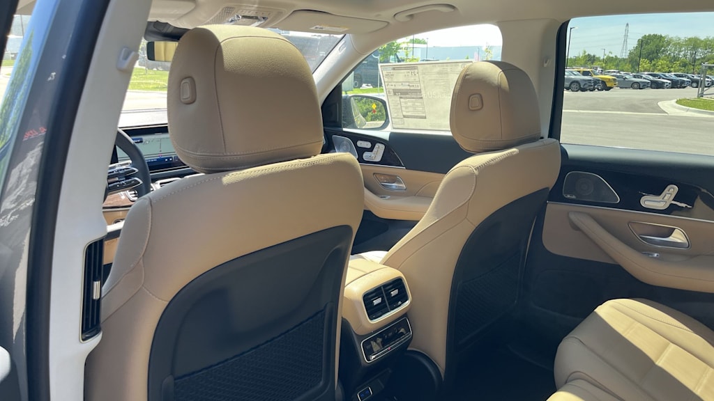 Thumbnail: 2026 Mercedes-Benz GLS - 36