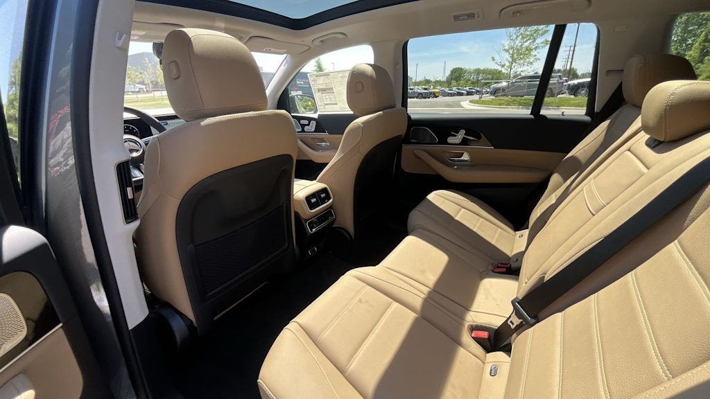 Thumbnail: 2026 Mercedes-Benz GLS - 23