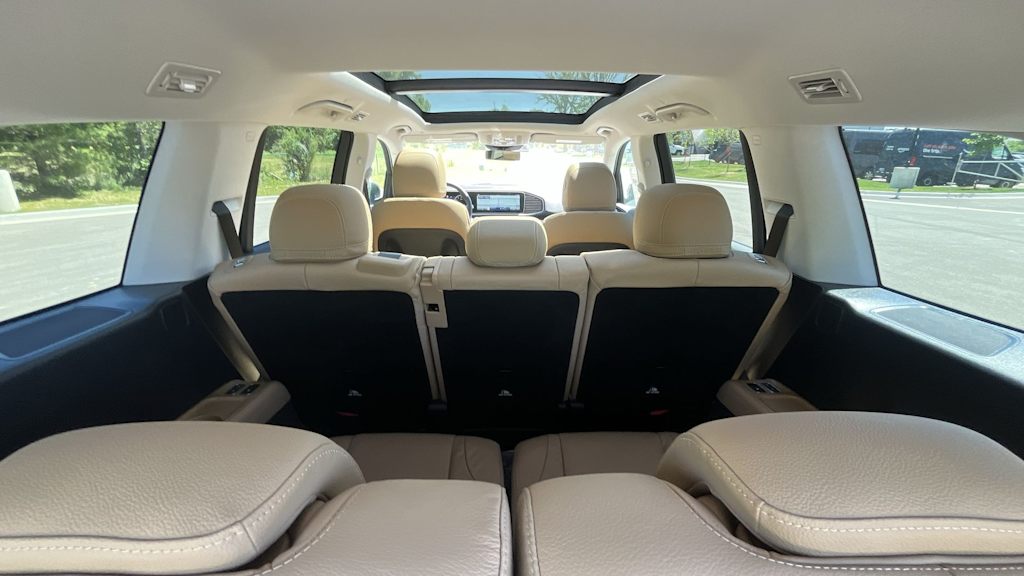 Thumbnail: 2026 Mercedes-Benz GLS - 22