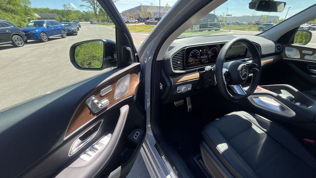 Thumbnail: 2026 Mercedes-Benz GLS - 2