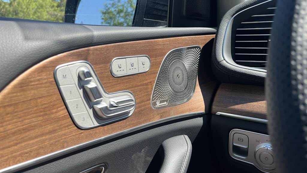 Thumbnail: 2026 Mercedes-Benz GLS - 49