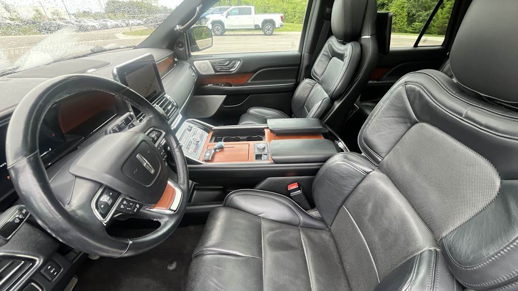 Thumbnail: 2019 Lincoln Navigator - 24