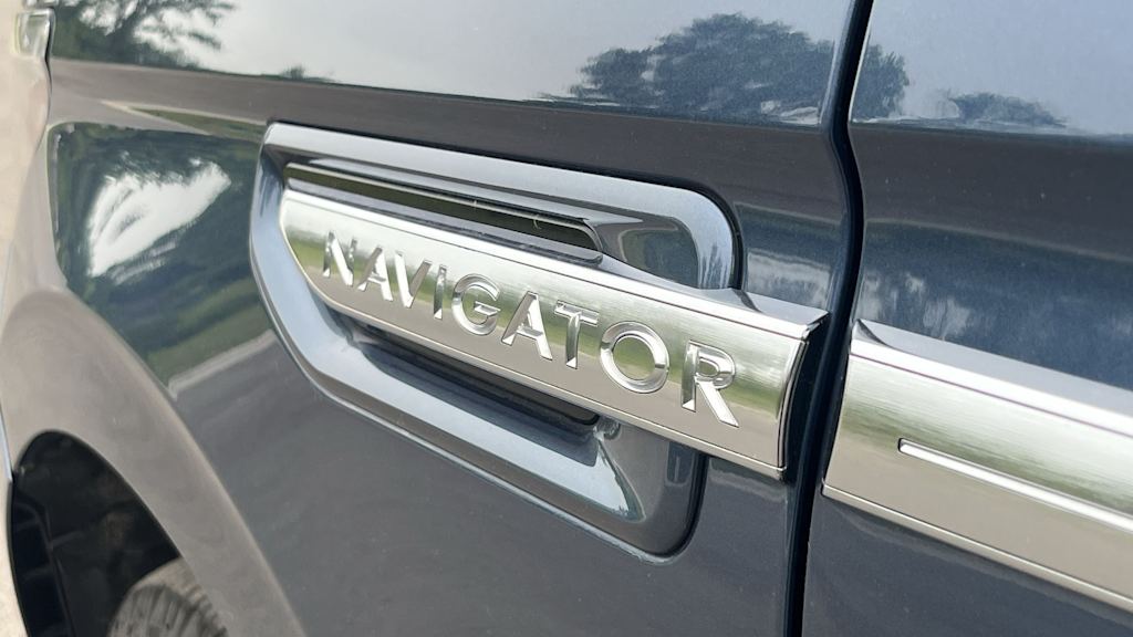 Thumbnail: 2019 Lincoln Navigator - 33