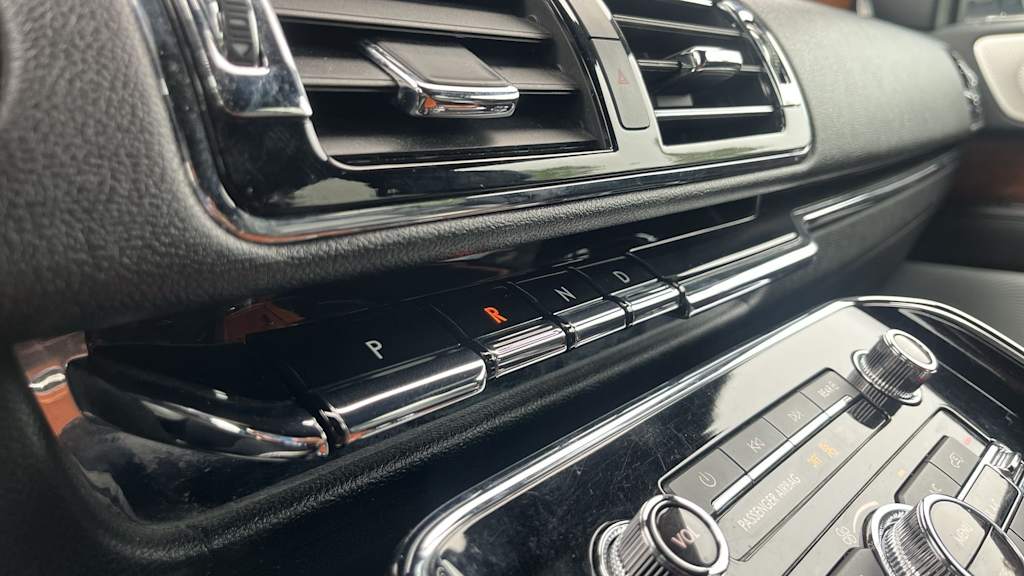 Thumbnail: 2019 Lincoln Navigator - 53