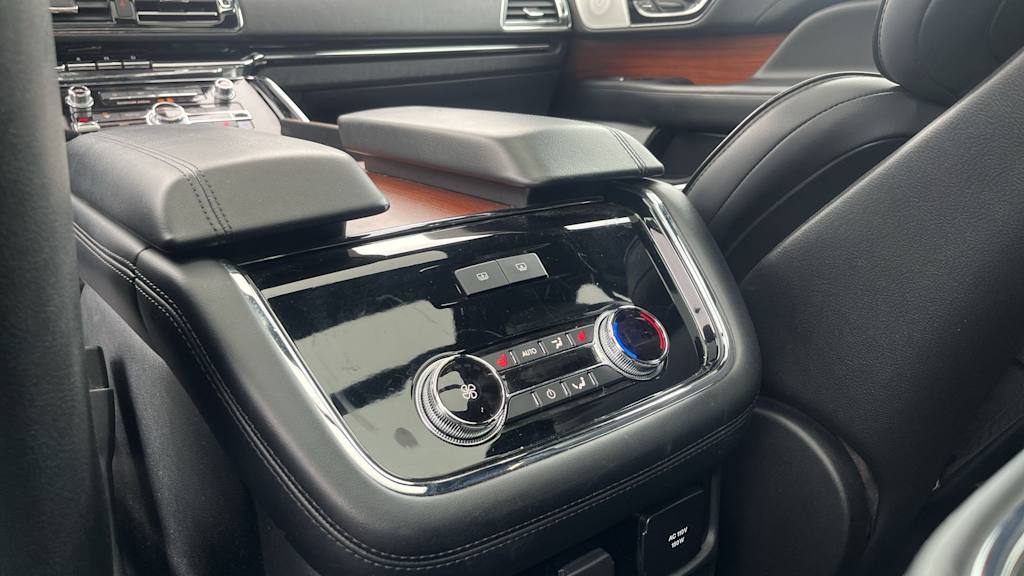 Thumbnail: 2019 Lincoln Navigator - 43