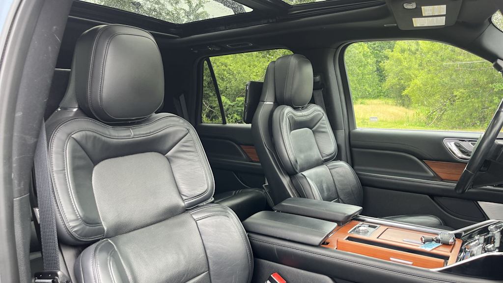 Thumbnail: 2019 Lincoln Navigator - 44
