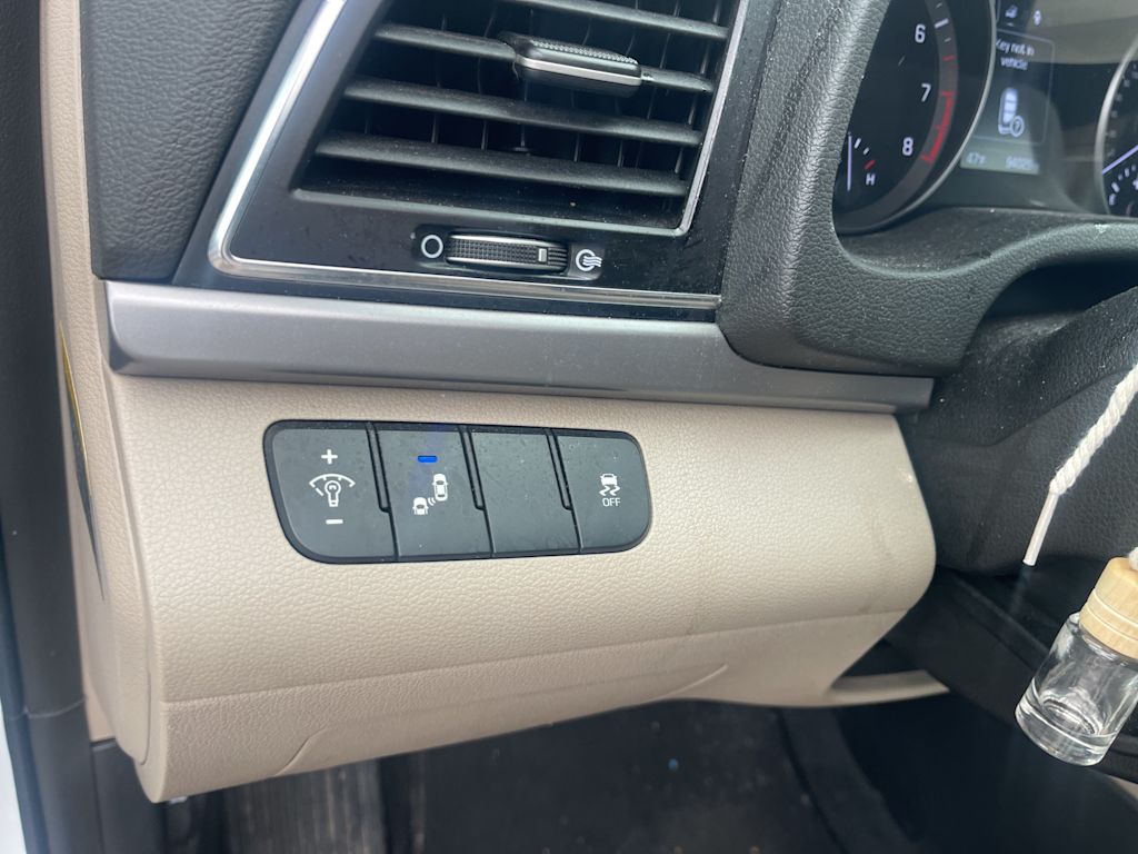 2017 Hyundai Elantra SE 11